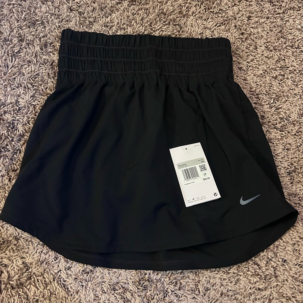 Nike skort, never worn! Hard to find!